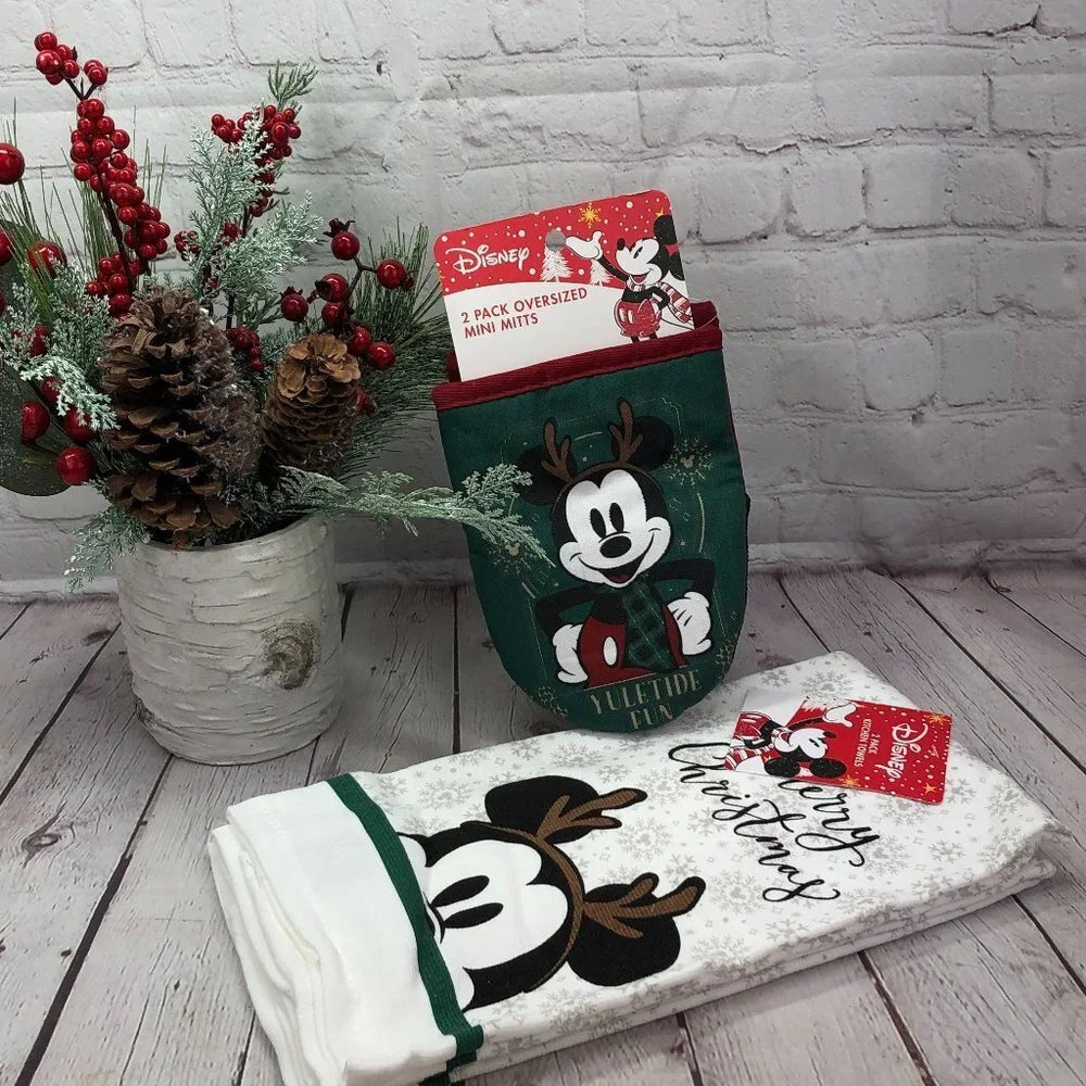 mickey mouse kitchen towels and mini mitt set yuletide fun